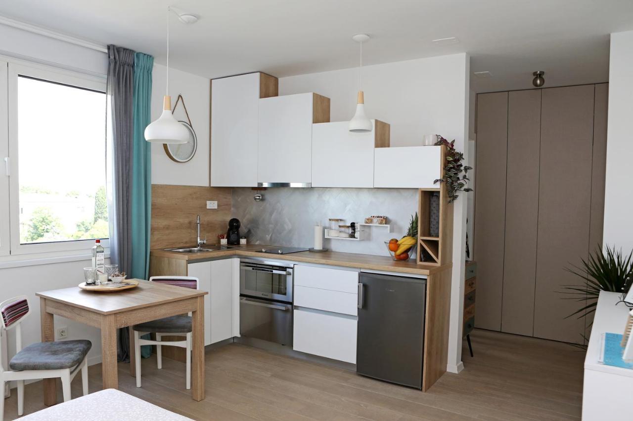 Studio Apartment Camino With Parking Zadar Bagian luar foto