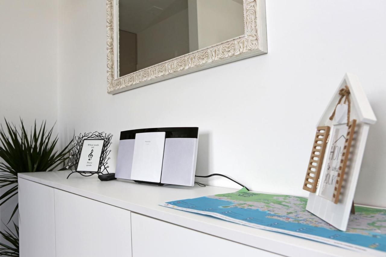 Studio Apartment Camino With Parking Zadar Bagian luar foto