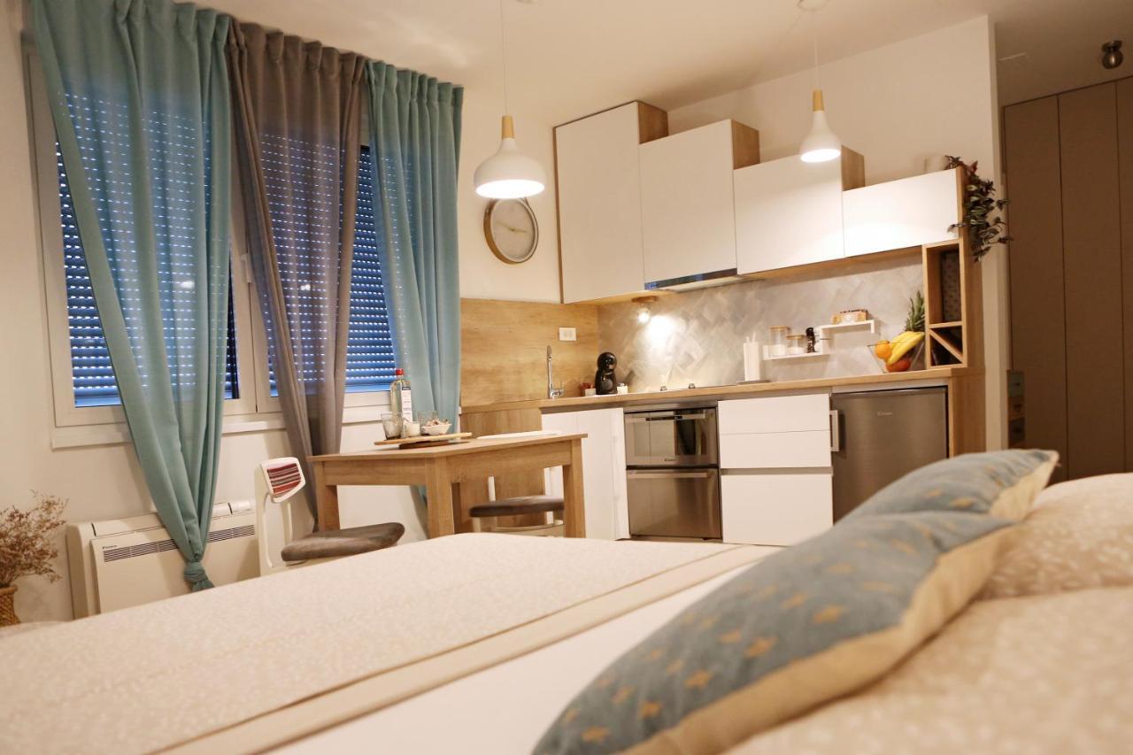 Studio Apartment Camino With Parking Zadar Bagian luar foto