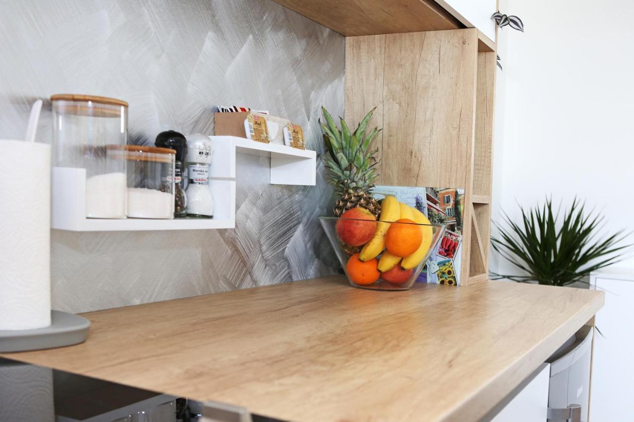 Studio Apartment Camino With Parking Zadar Bagian luar foto