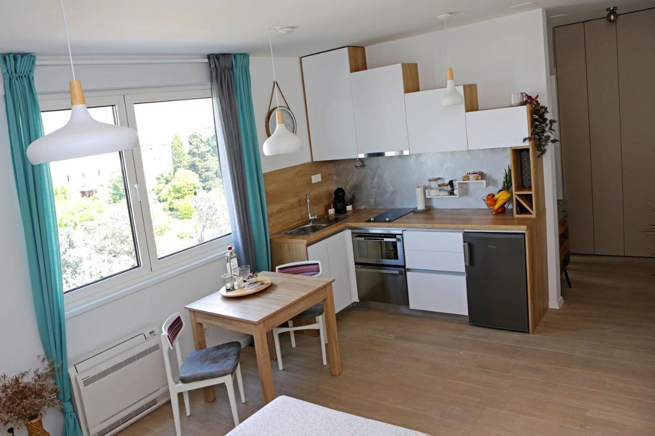 Studio Apartment Camino With Parking Zadar Bagian luar foto