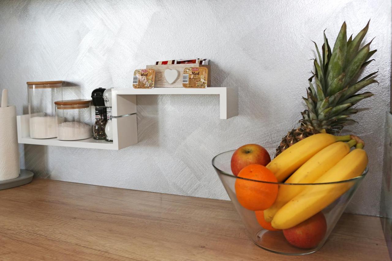 Studio Apartment Camino With Parking Zadar Bagian luar foto